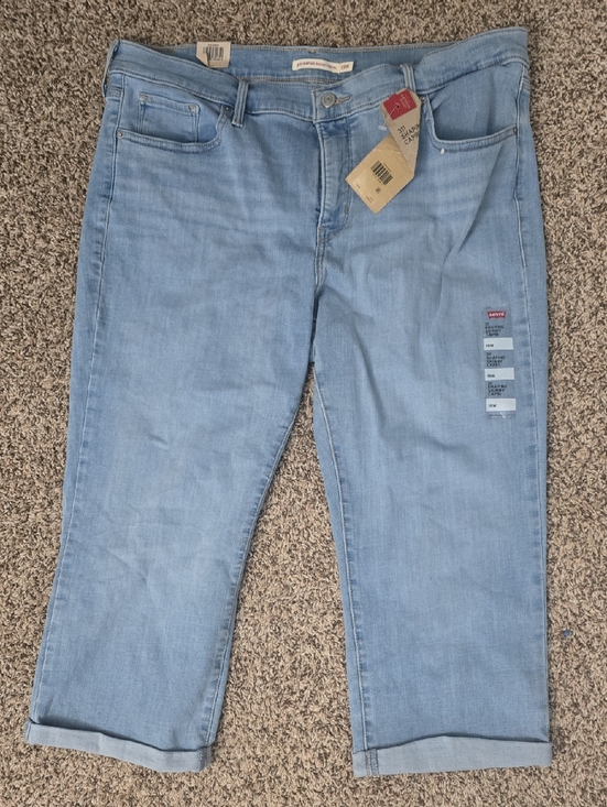 Levi's Pants - Levi's Light Blue Women's Capris — Classic Cropped Denim